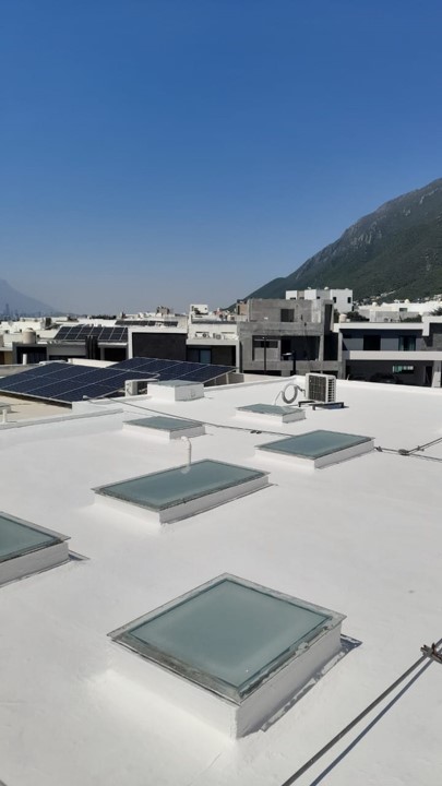 Se muestra impermeabilización de acrílico por GP Soluciones Industriales