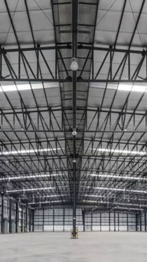 Se muestra estructura y recubrimiento de lámina instalada.