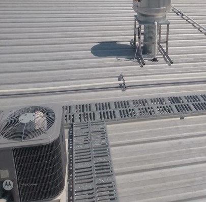Muestra la instalación de un paso de gato implementando por GP Soluciones Industriales.